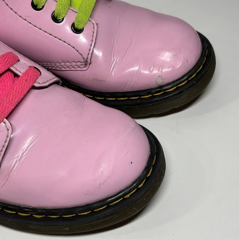 Dr. Martens Delaney Air Wair Kids Pink Patent Leather Combat Boots Zipper FLAW 2